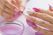 How to Take off Acrylic Nails at Home in 5 Ways